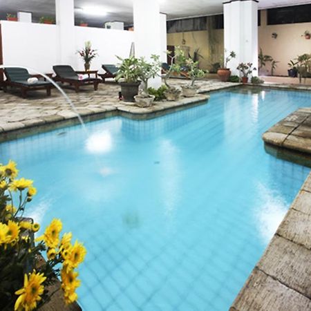 Hotel Ratna Kuta Lombok Extérieur photo