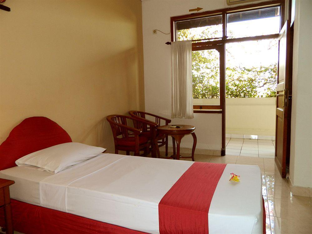 Hotel Ratna Kuta Lombok Extérieur photo