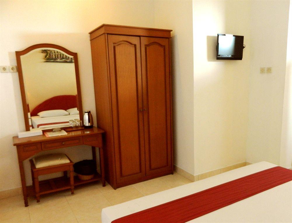 Hotel Ratna Kuta Lombok Extérieur photo