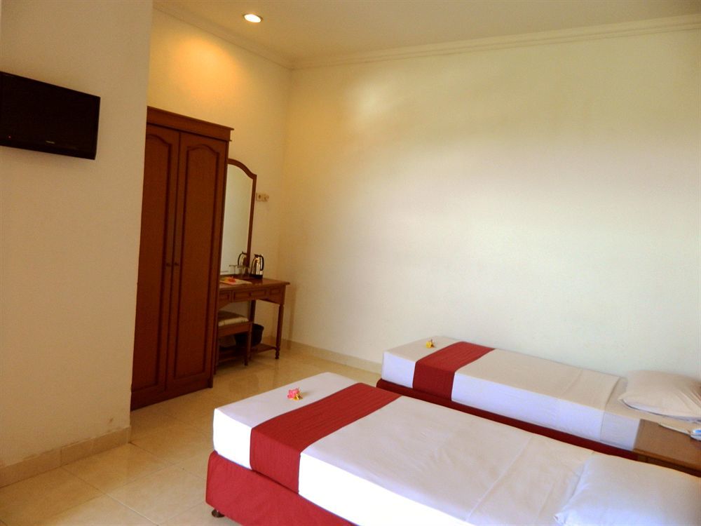 Hotel Ratna Kuta Lombok Extérieur photo