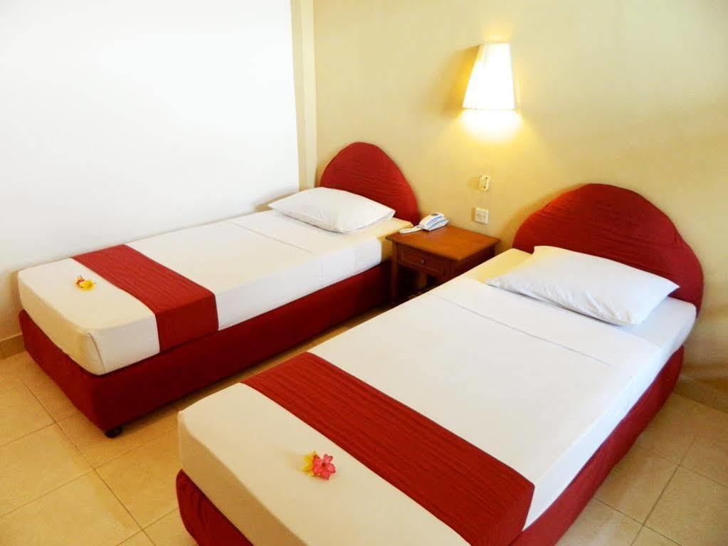 Hotel Ratna Kuta Lombok Extérieur photo