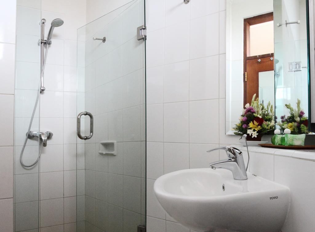 Hotel Ratna Kuta Lombok Extérieur photo
